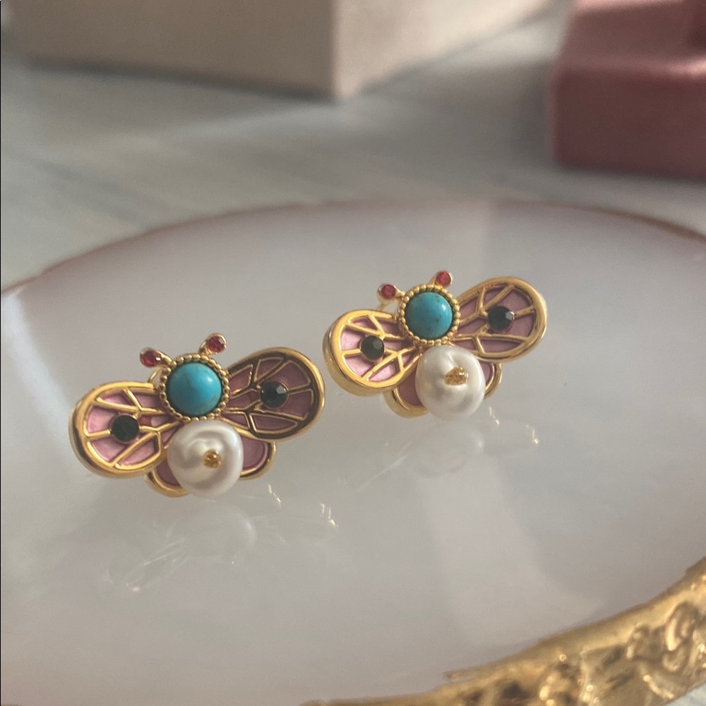 14k Goldp Sweet Honey Bee Earrings With Freshwater Pearls